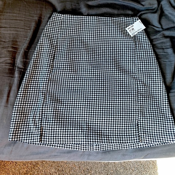 brandy skirt, not worn, soft material! - Picture 2 of 2